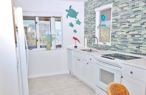Bethune Beach House | Adorable Beachside Home with Amazing Ocean Views from the Sundeck