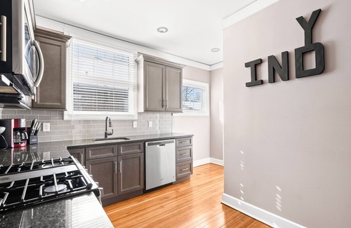 Meridian-Kessler Apartment | Adorable Broad Ripple Duplex