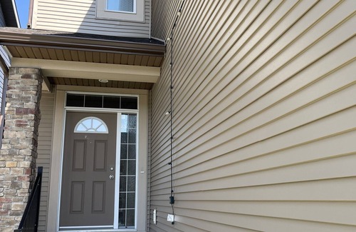 Calgary Apartment | Adorable BSMT Suite near YYC