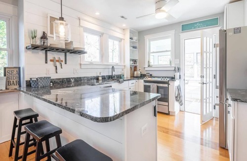 Cape May Court House House | Adorable Court House Cottage