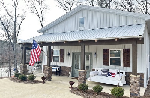 Logan Cabin | Adorable Cabin on Smith Lake in AL. Beautiful views and comfy living for you!
