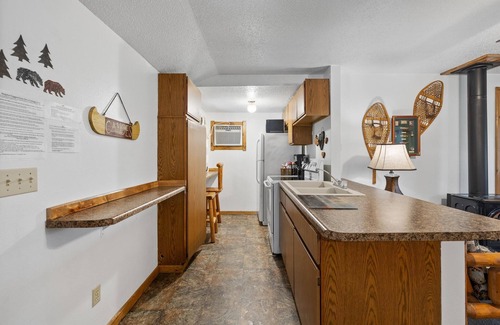 Rapid City Cabin | Adorable Cabin Thirty Minutes from Mt Rushmore - Super Clean Cabin On Canyon Lake Thirty Minutes from Mt Rushmore