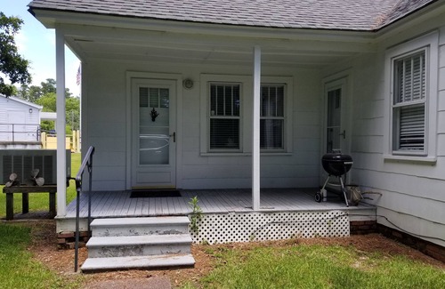 Marshallberg Cottage | Adorable Cape Cod House in a Little Fishing Town