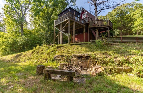 Lampe Ski Chalet | Adorable Chalet in Black Oak Resort, Table Rock Lake