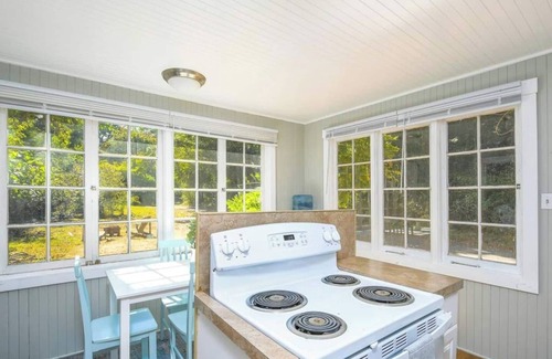 Old Evergreen Highway Cottage | Adorable cottage among trees close to everything