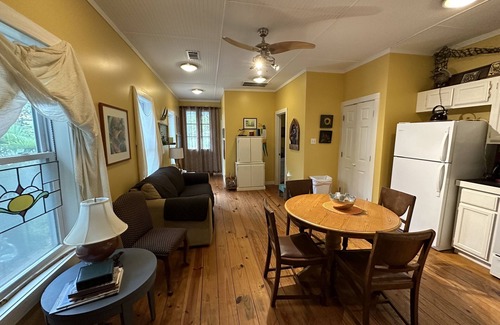 Bay St Louis Cottage | Adorable Cottage, only one block from the sandy beach!
