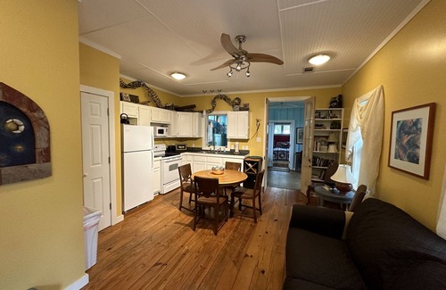 Bay St Louis Cottage | Adorable Cottage, only one block from the sandy beach!