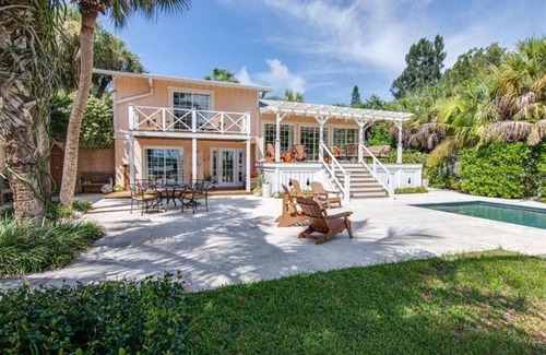 Nokomis House | Adorable Cottage On Casey Key