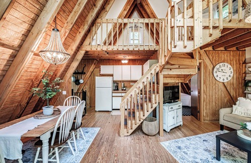Standish Ski Chalet | Adorable cottage on beautiful Sebago Lake on Frye Island Maine!
