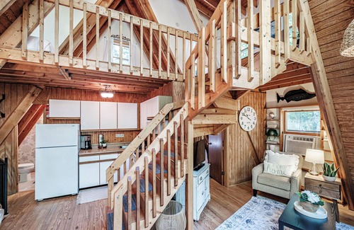 Standish Ski Chalet | Adorable cottage on beautiful Sebago Lake on Frye Island Maine!