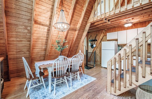 Standish Ski Chalet | Adorable cottage on beautiful Sebago Lake on Frye Island Maine!