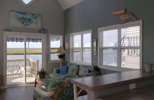 Dennisville Cottage | Adorable cottage on the bay