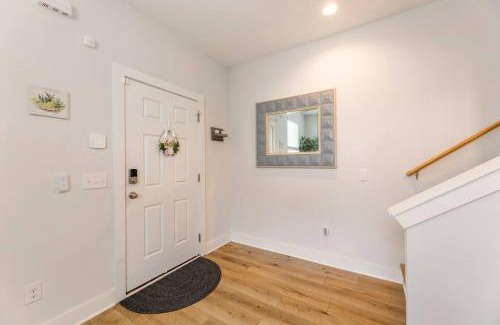 North Charleston House | Adorable Cozy & Private Home in Charleston