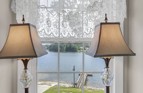Chapin House | Adorable Cozy Serene Lakefront Cottage w/Private Dock, Ramp, Wi-Fi Amazing Views