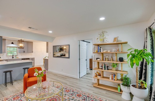 Dallas Cottage | Adorable Dallas Cottage with Dedicated Workspace!