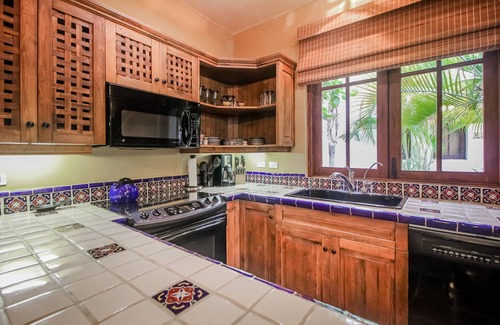 Nopolo House | Adorable Dog-Friendly Home w/a Rooftop Patio, Outdoor Kitchen, & Free WiFi