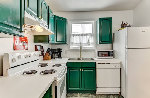 Beach Institute Cottage | Adorable Dog Friendly Cottage, Heated Pool Access
