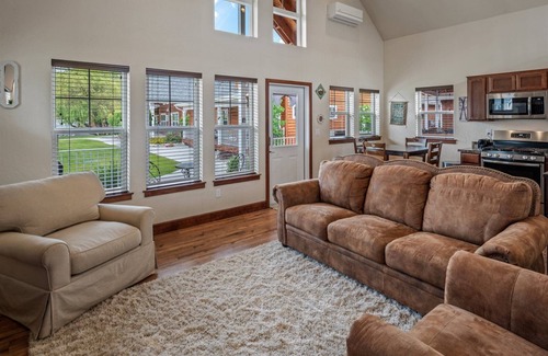Dover Bay House | Adorable Dover Bay Resort Bungalow | Marina, Walking Paths | Dog Friendly