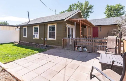 Loveland Cottage | Adorable Downtown 1bdrm Cottage
