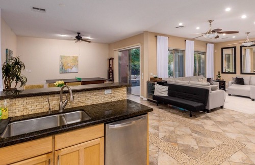 Tramonto House | Adorable four bedroom, three bath private home with sparkling blue pool.