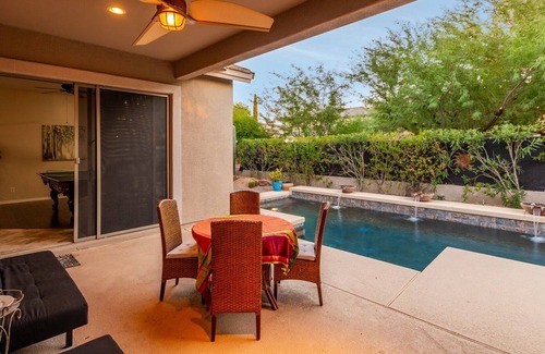 Tramonto House | Adorable four bedroom, three bath private home with sparkling blue pool.