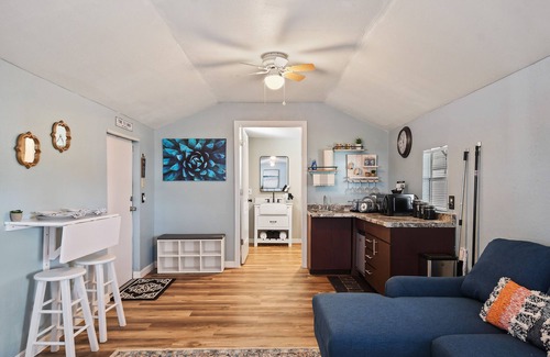 Lake Alfred Apartment | Adorable guest suite with private pool and entrance.