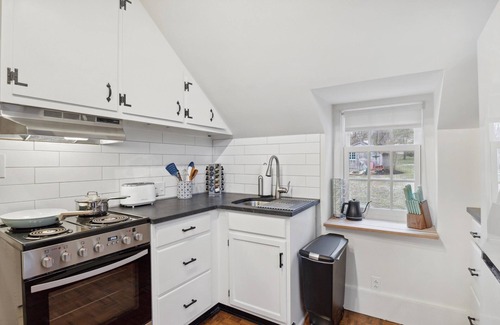 Pike Creek House | Adorable Historic Bungalow in Hockessin Valley