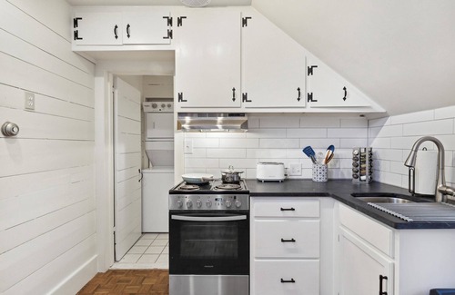 Pike Creek House | Adorable Historic Bungalow in Hockessin Valley