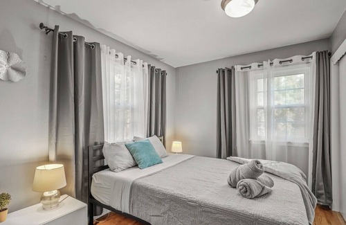 Maplewood House | Adorable Home- 3M Headquarter/MOA/St Paul
