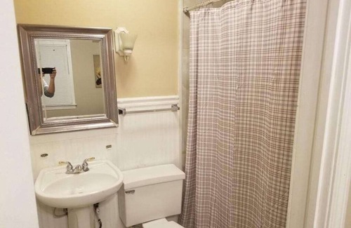 Simpsonville House | Adorable home in Simpsonville close to 85