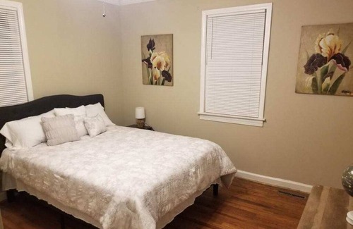 Simpsonville House | Adorable home in Simpsonville close to 85