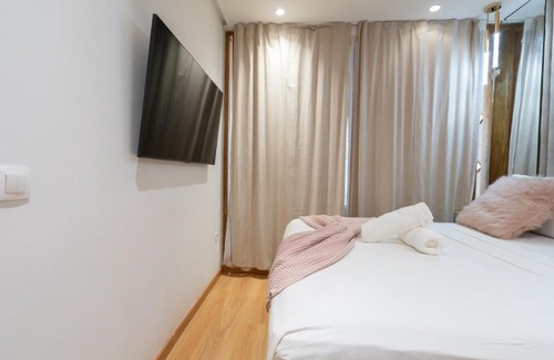 Casablanca Apartment | Adorable King Bed Flat .Perfect for long Stays