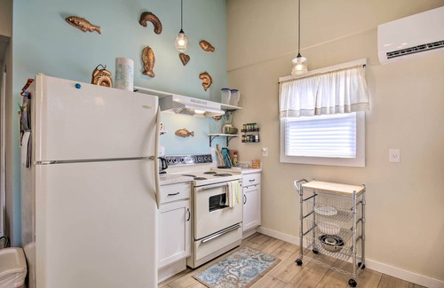 Chapin Cottage | Adorable Lakefront Cottage w/Dock & Grill!