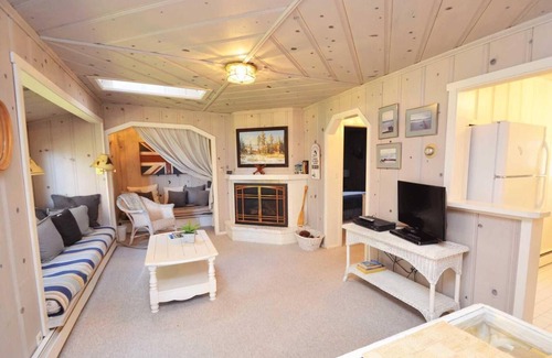 Tahoe Vista Cabin | Adorable Lakefront Cabin Complex, with Pier/Buoy, Sandy Beach, shared Deck & Dog Friendly