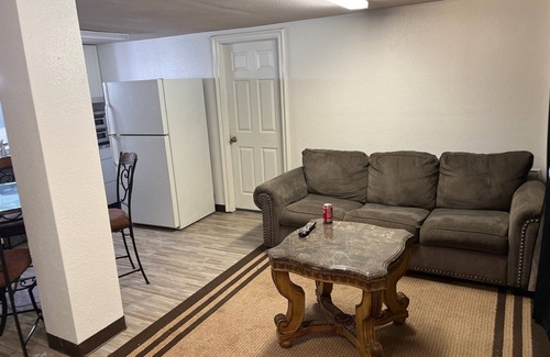 Canyon Country Apartment | Adorable one bedroom guest house with pool