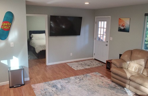 Santa Cruz House | Adorable one bedroom guest house in Santa Cruz ca