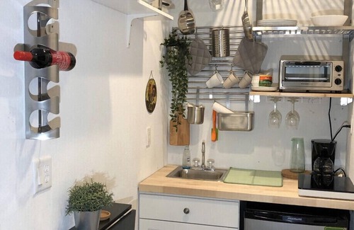 United Central House | Adorable Pair - 2 private modern studios