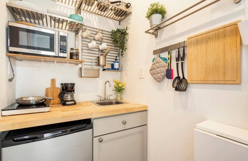 United Central House | Adorable Pair - 2 private modern studios