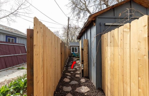 East Central House | Adorable & Pet Friendly-Close to U and Downtown!