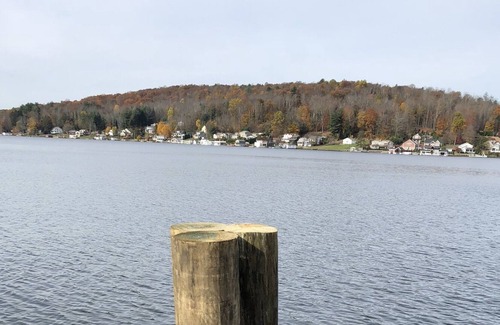 Shawanese House | Adorable Private Cottage with Beach Access & Lake View