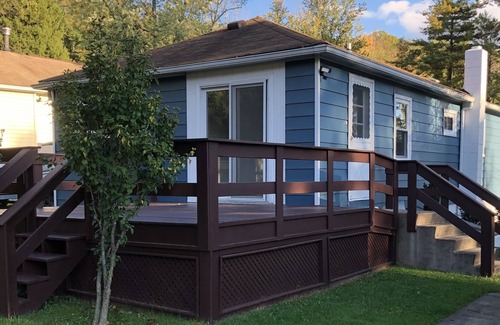 Shawanese House | Adorable Private Cottage with Beach Access & Lake View