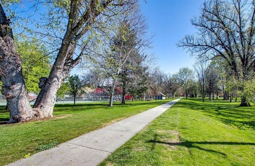 Harrison Boulevard Cottage | Adorable Private Cottage | Close to Attractions