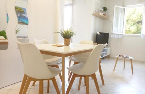 Cros-de-Cagnes Apartment | Adorable studio à 200m de la mer , frais , bien équipé et proche des commodités