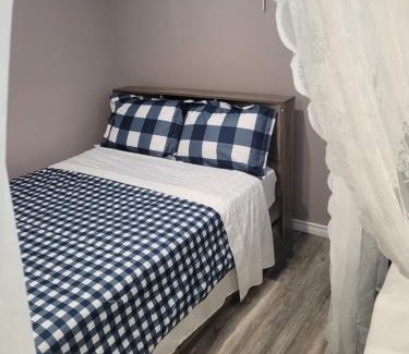 Barrie House | Adorable Studio Basement Suite in South Barrie