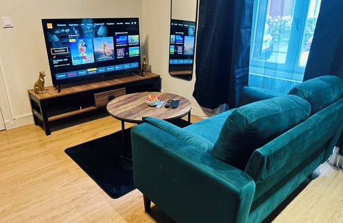 Noisy-le-Sec Apartment | Adorable Studio with WiFi in vibrant Noisy-le-Sec
