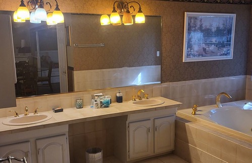 Temple Crest Apartment | Adorable Suite Place Front the River