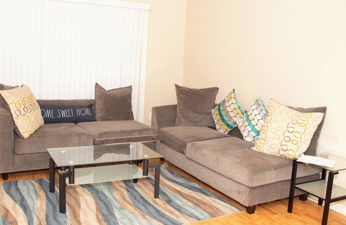 South Main Condo | Adorable three bed two bath Condo by Medical Center/Rodeo/NRG