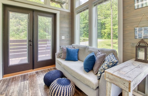 Qualla House | Adorable tiny bungalow with furnished, covered porch, large Smart TV, & W/D