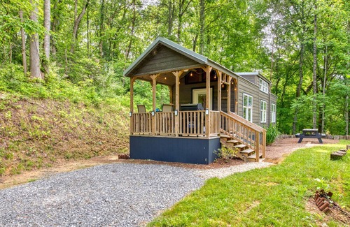 Qualla House | Adorable tiny bungalow with covered porch, gas grill, WiFi, loft & private W/D