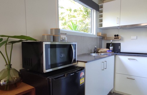 Doonan Cabin | Adorable tiny house/cabin with private courtyard.